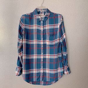 TREASURE & Bond Boyfriend plaid Button front shirt curved hemline long sleeve